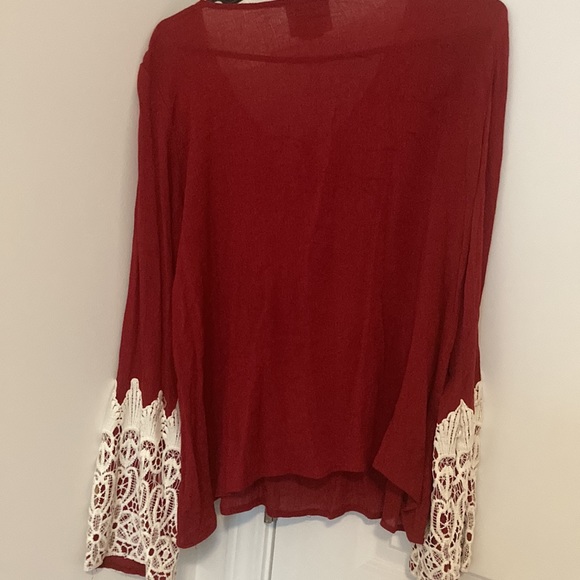 NWOT-LOS ANGELES EX Large shirt- burgundy with ivory lace on top of sleeves - Picture 6 of 6
